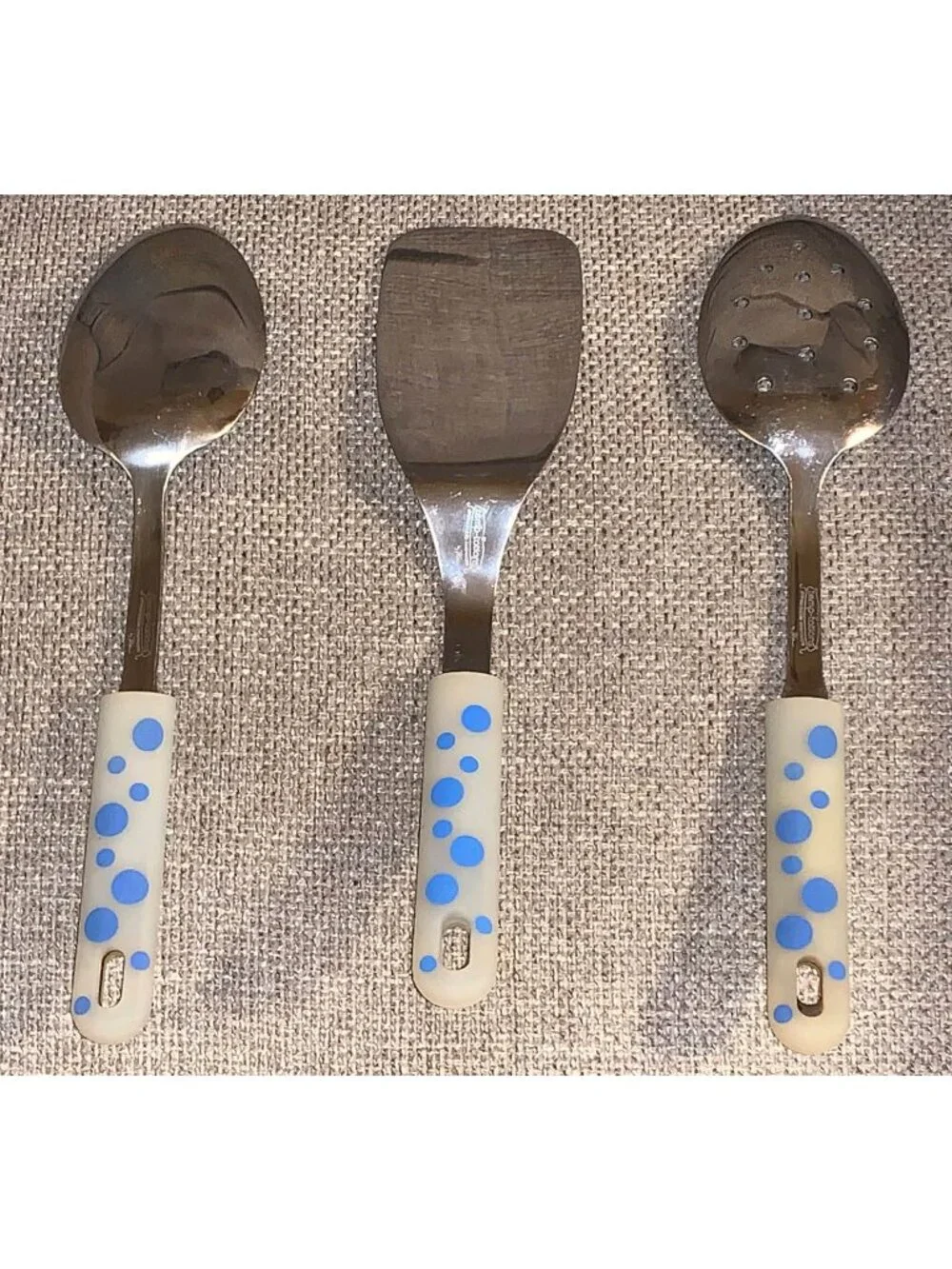 Temp-Tations Presentable Ovenware by Tara Serving 3pc Set Silicone Handle